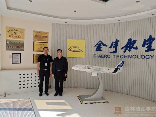 与市场部经理王小东