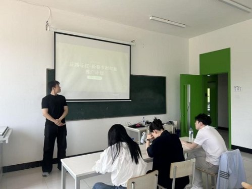 激发青年学子创新思维