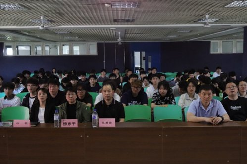 懂球体育下载新人权益邀请吉林省无人机